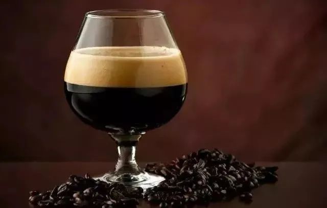 世涛精酿啤酒颜色